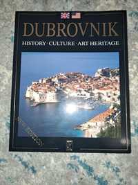 Vând o carte despre Dubrovnik în limba engleza