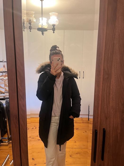 Geaca pufoasa din pene de gâscă de la TNA