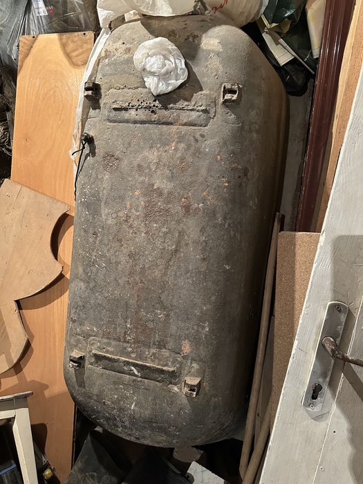 Cadă veche din fontă