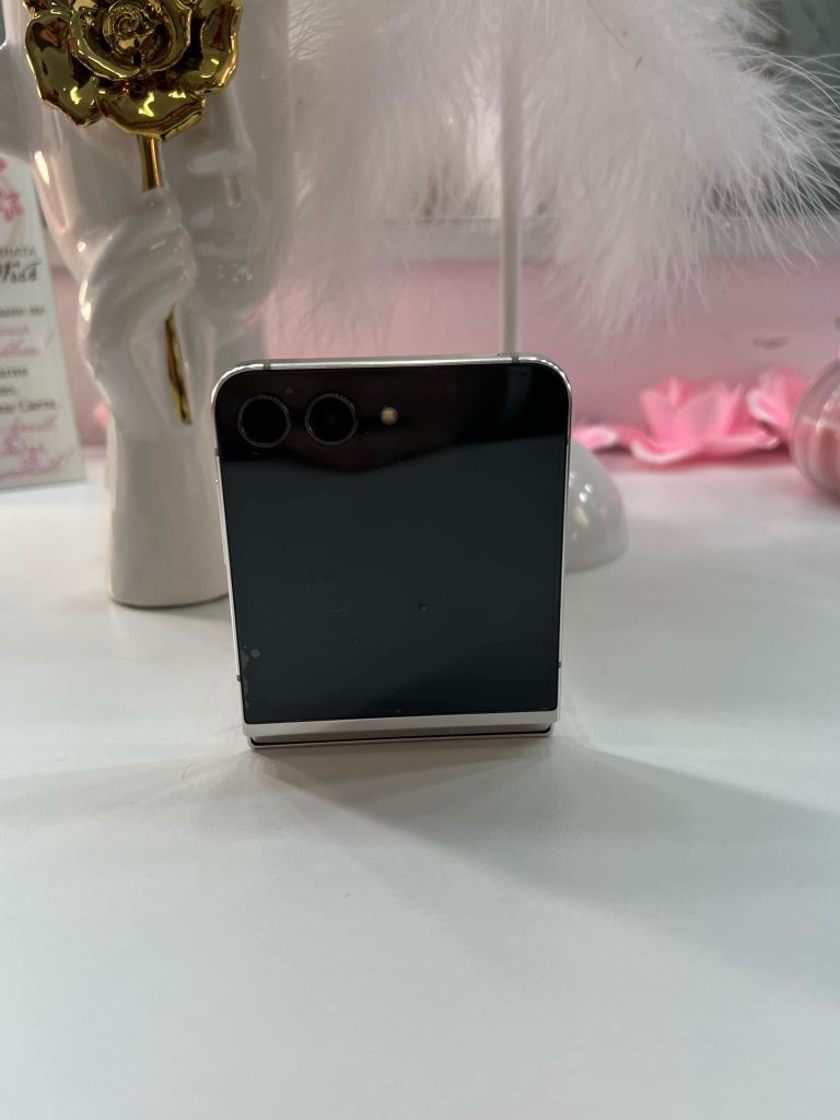 Samsung Z flip 5 Cream 256GB