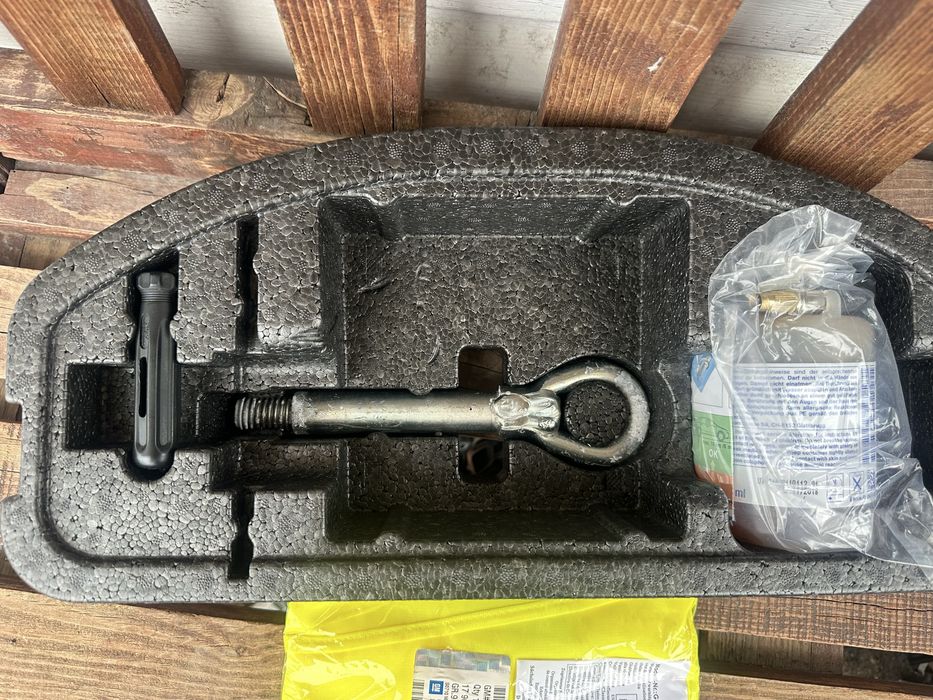 Авариен комплект за Опел Астра J