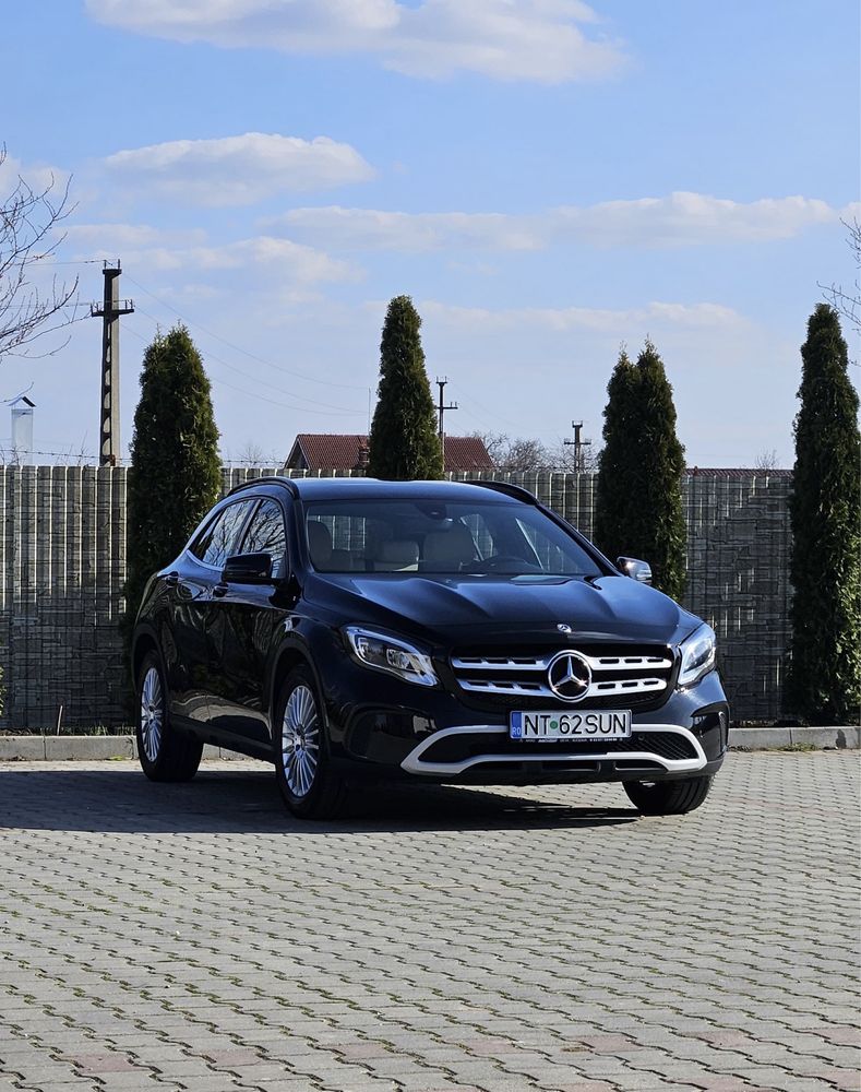 Mercedes GLA 180 impecabil