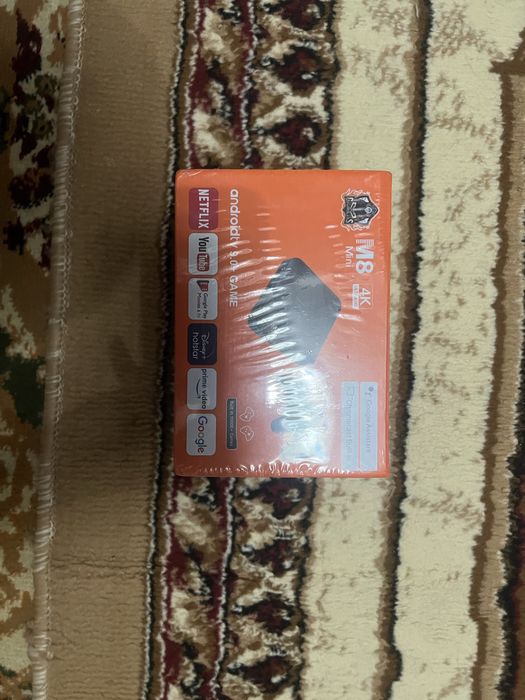 Продам приставку m8 mini 4k внутри имееться ютуб,гугл,и всякие соц сет