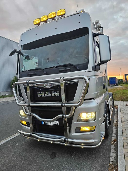 Piese camioane noi și second-hand.