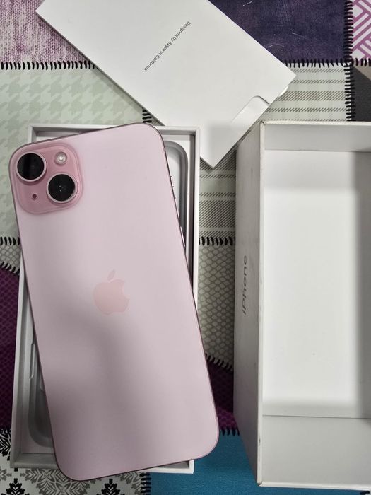 Iphone 15 plus culoare roz