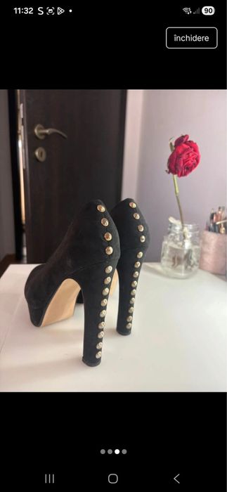 Vand pantofi cu toc
