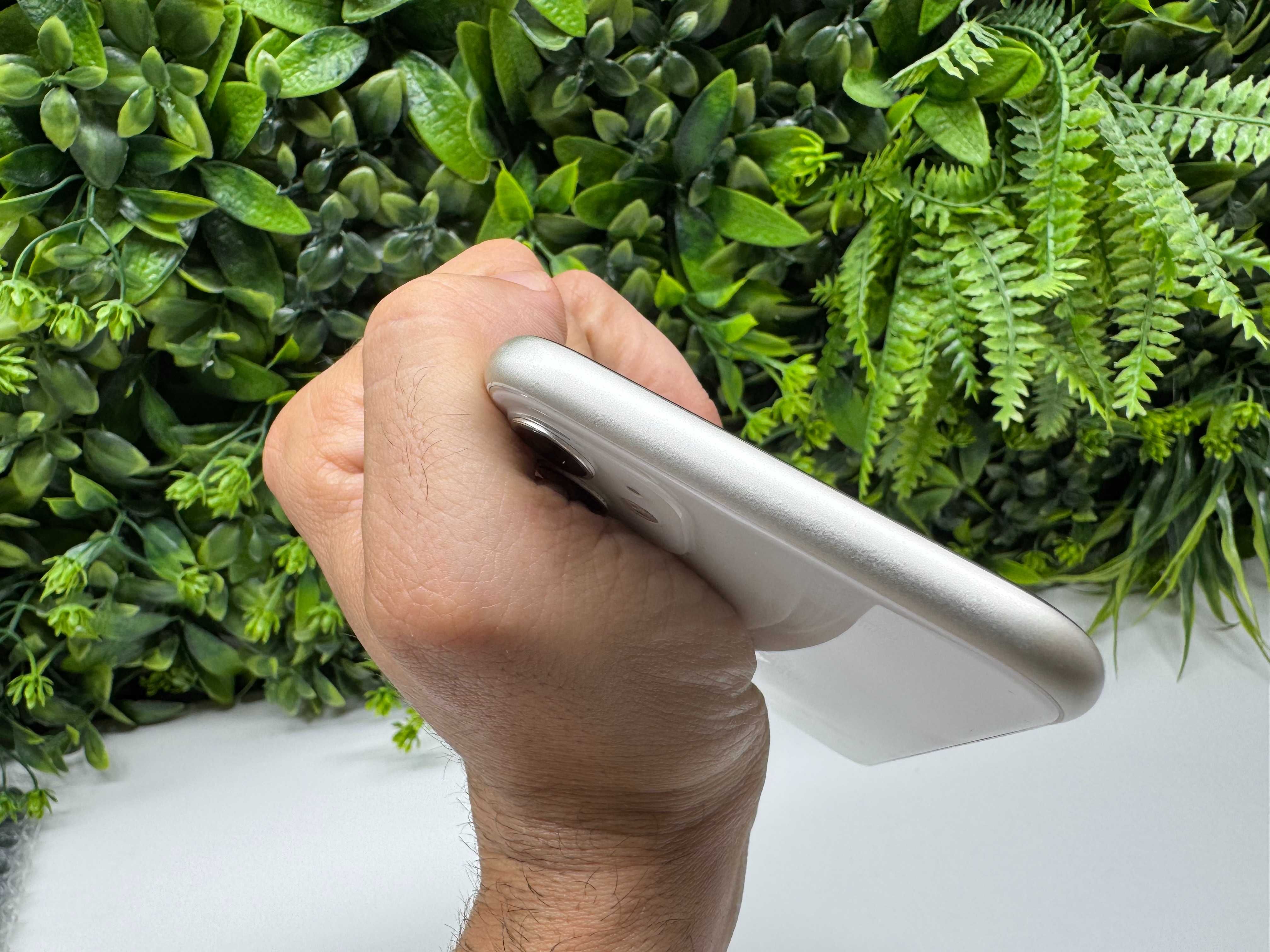 iPhone 11 64GB 100% батерия White Гаранция