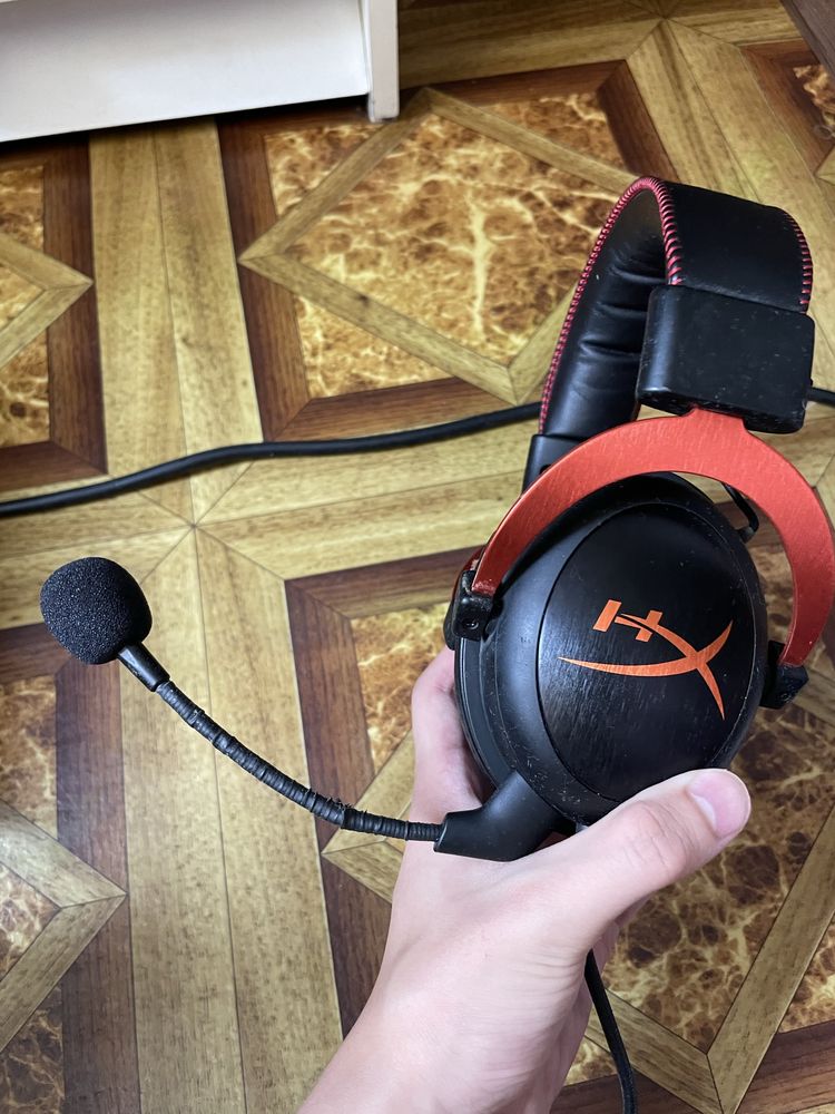 Продам HyperX Cloud 2
