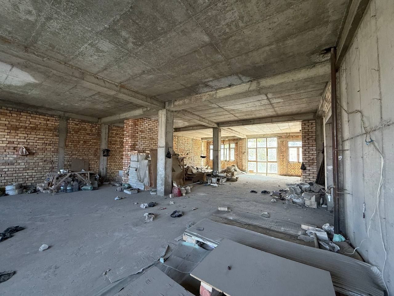 Продается 4х ком квартира в новостройке, ор-р: ул. А.Каххара, 160 м²