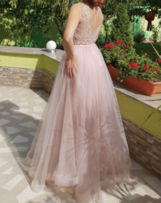 Vand rochie de seara