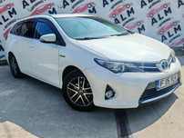 Toyota Auris Toyota Auris Hybrid 2014 Automat