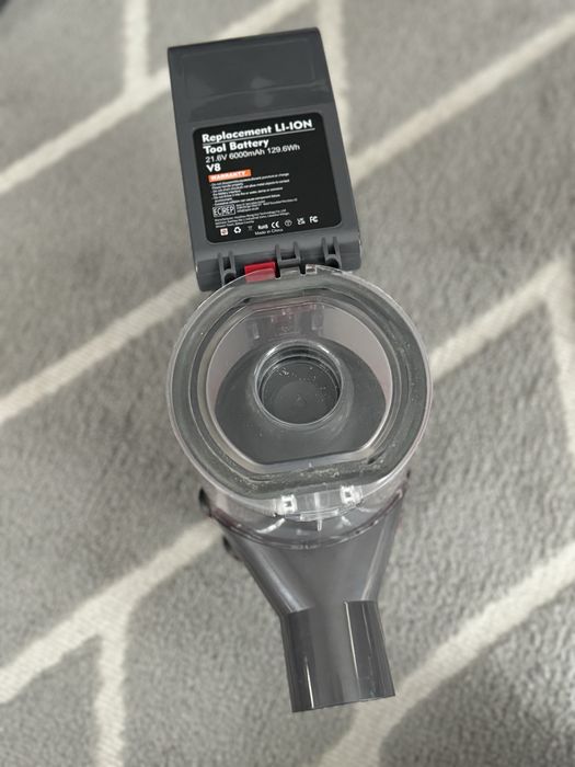 Aspirator Dyson V8 absolute - baterie noua