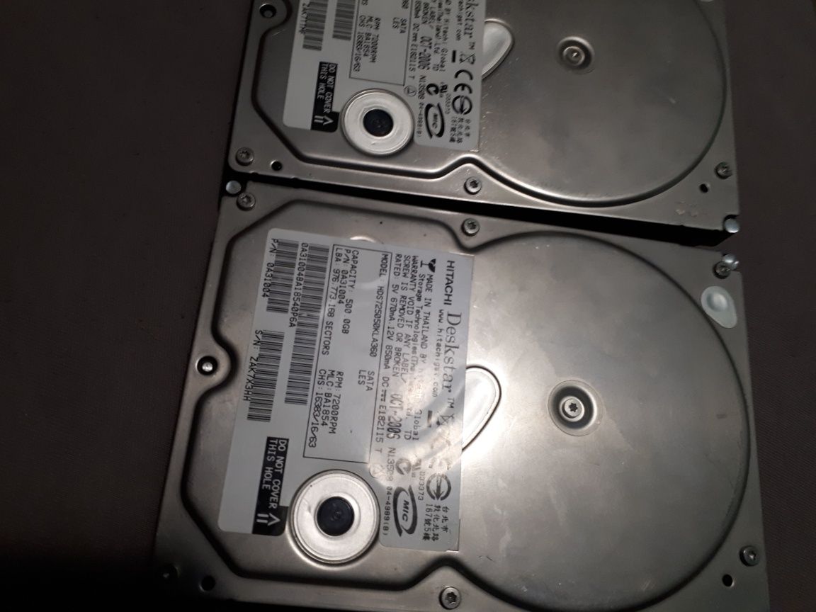 Hard disk pt laptop de 1 Tb si 2 hard disk-uri de 500Gb fiecare pt PC