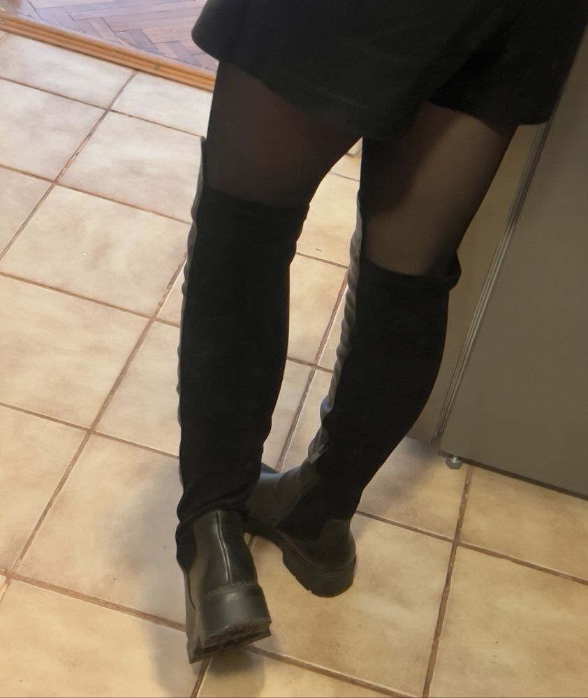 Cizme lungi din piele si catifea