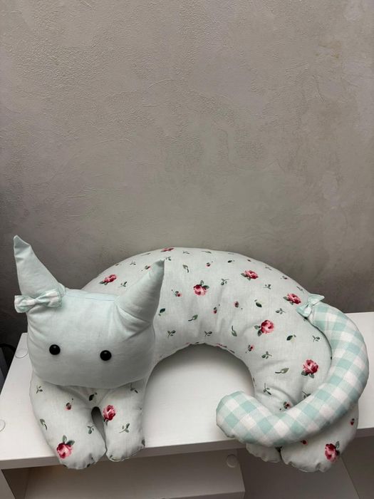 Котик-подушка,которой радуются дети любого возраста.