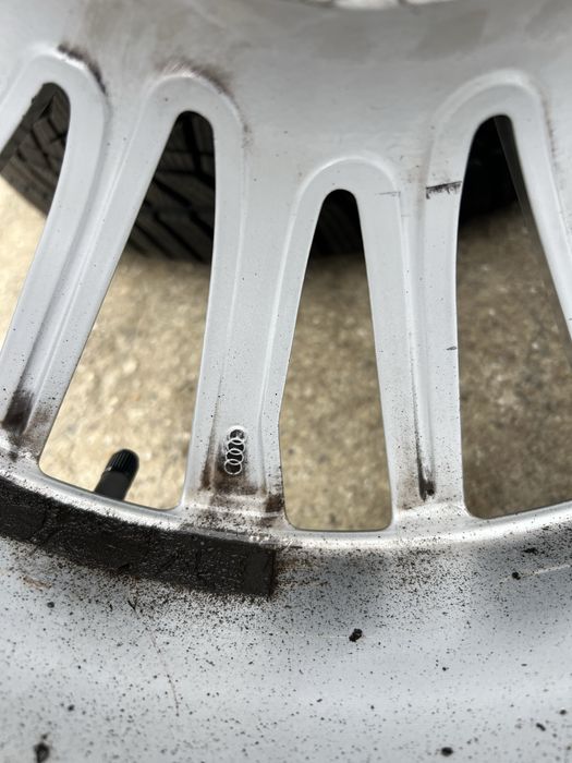 Джанти със зимни гуми 235/50/18 за Ауди