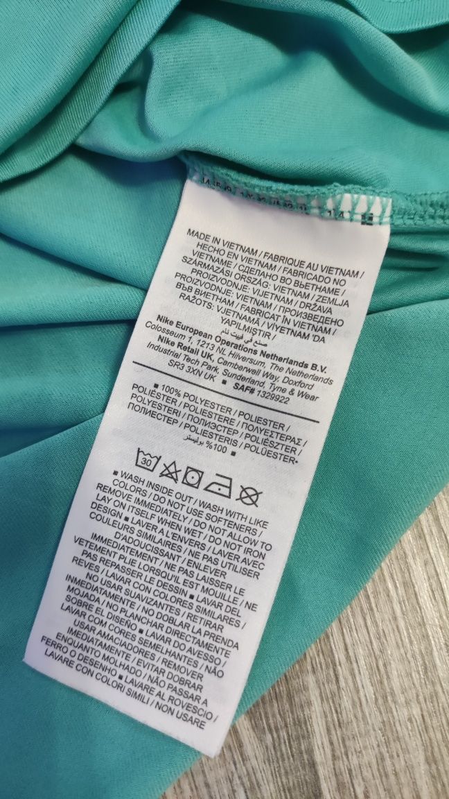 Дамска фланелка Nike XS в отлично състояние