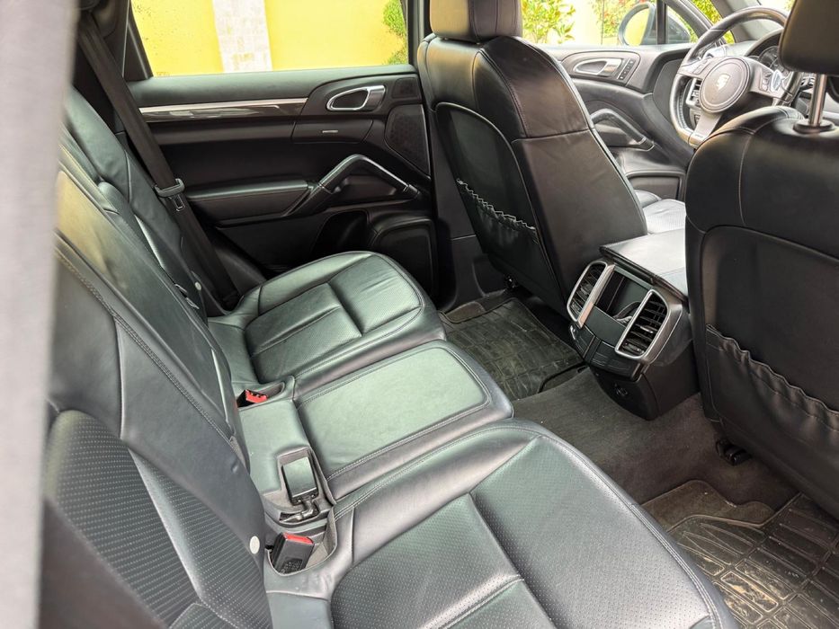 Porsche cayenne in perfecta stare