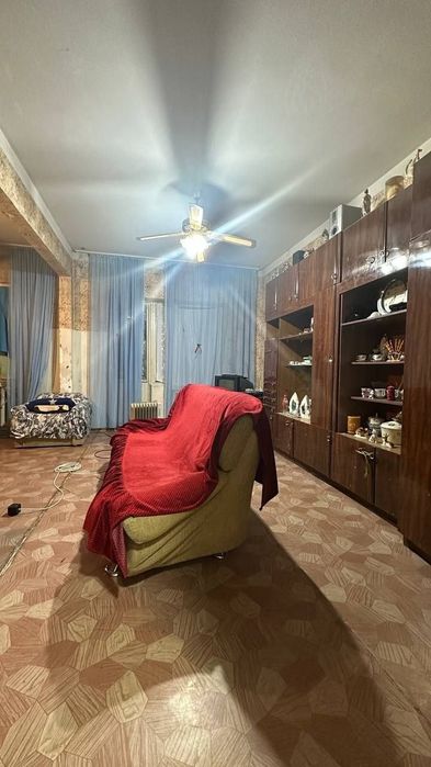 Срочно продаётся квартира в Яшнабадском районе Тузель 2 4/5/5