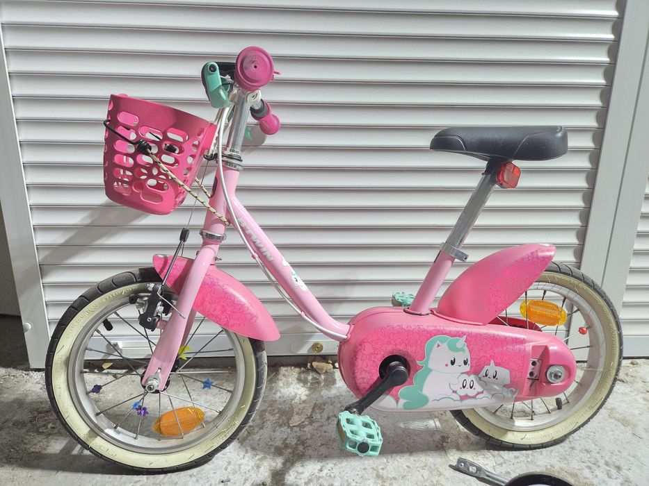 Bicicleta Decathlon fetite cu roti ajutatoare