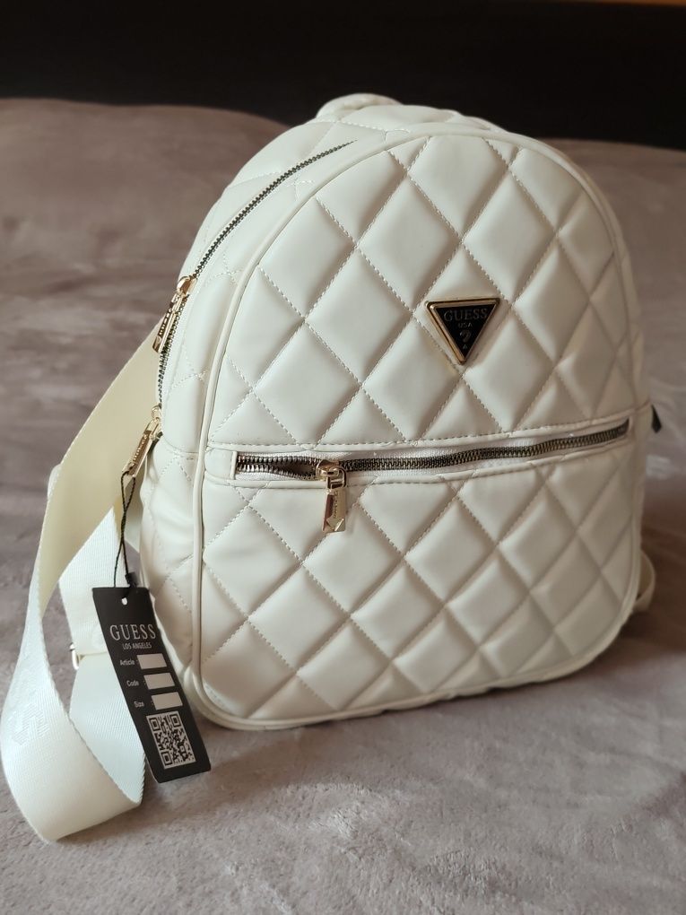 Раница Guess бяла