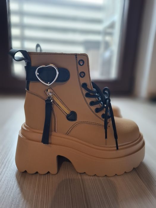 Ghete camel cu platformă marimea 34