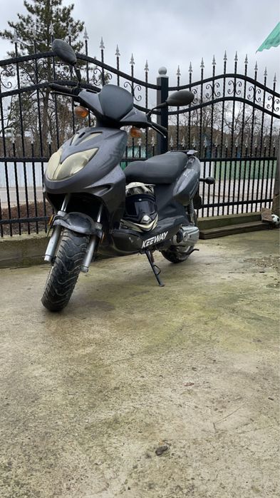 vand scuter 2500 de lei