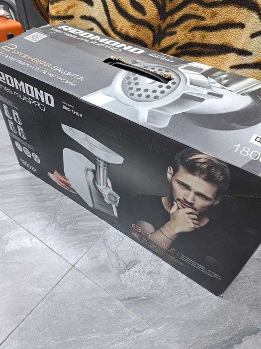 Мясорубка Redmond (789722 г. Кокшетау, ул. Абая 128, 21)