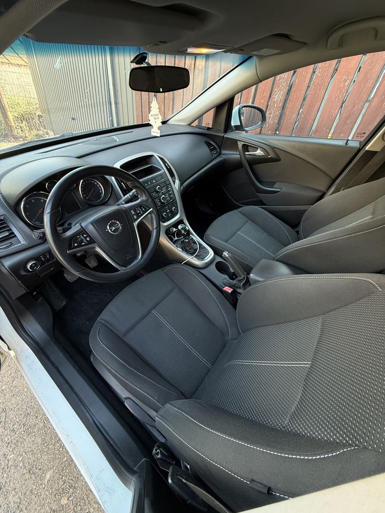 Opel Astra J 1.7 diesel 110cai