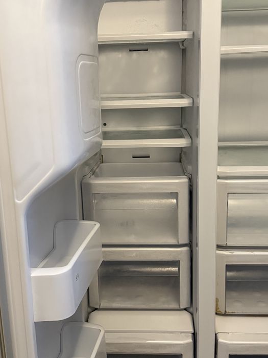 Frigeder Samsung Side by Side model: rsa1ztsl