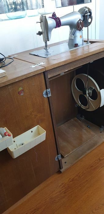 Оёқ тикув мошинаси