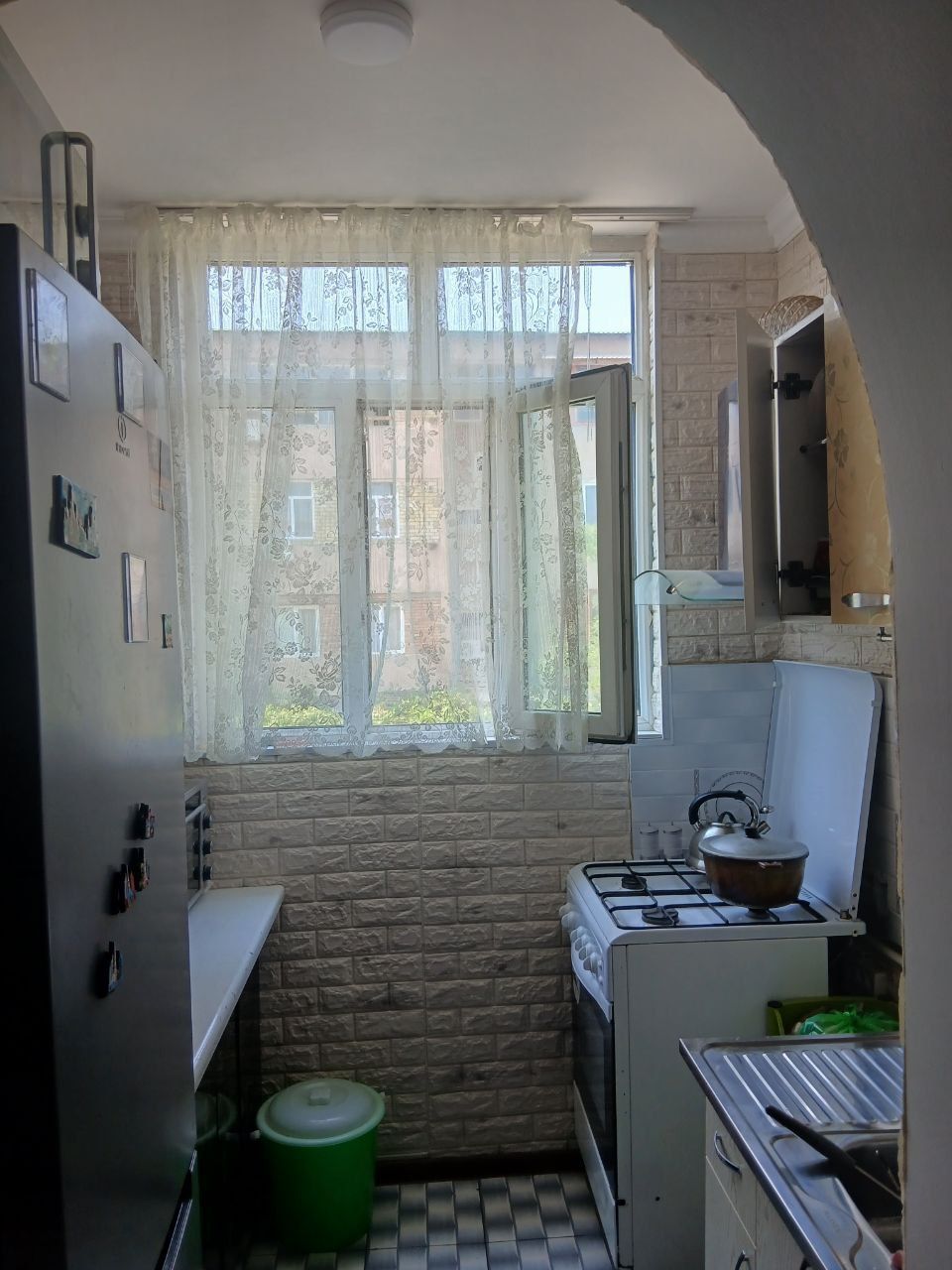 Yangi xayot binakor 2/2/4 renomnt qilingan 51000 narxi