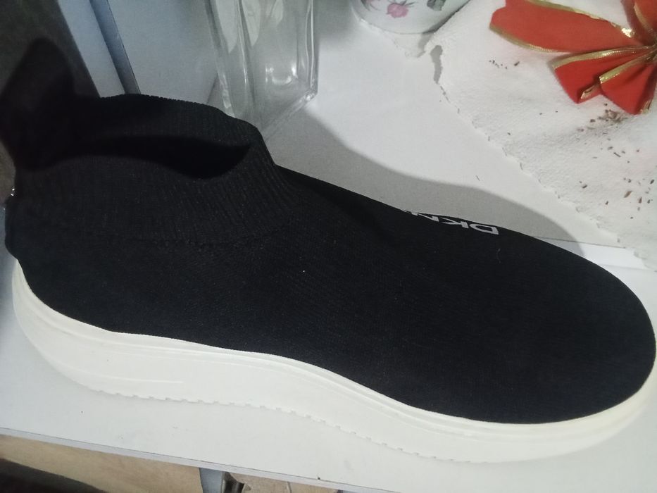 Adidași femeie DKNY mărimea 38,5