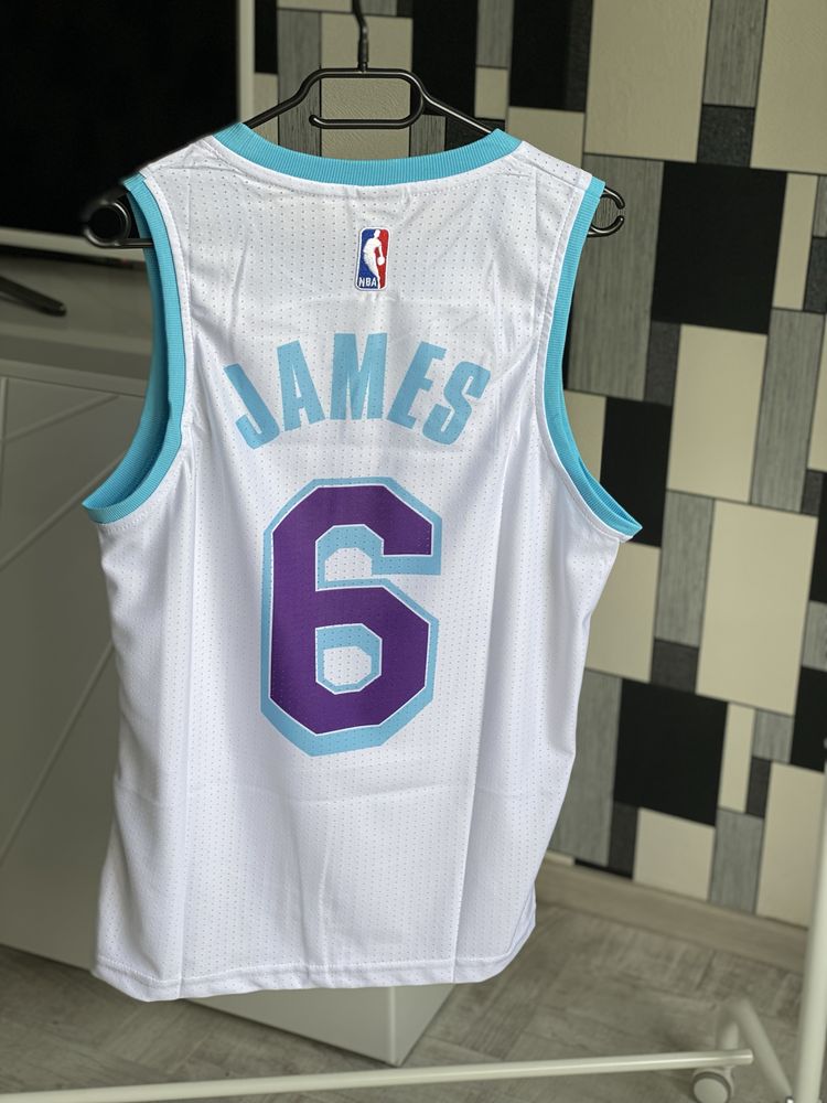 Maieu Lakers Nike James stars NBA