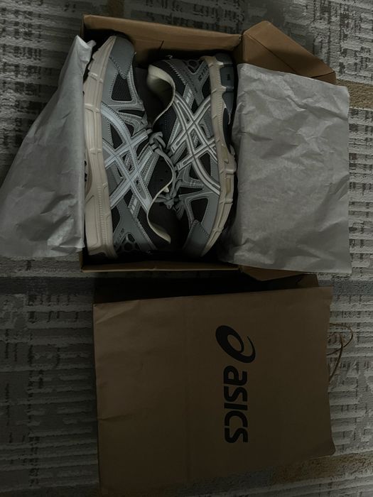 Продам Кроссовки Asics