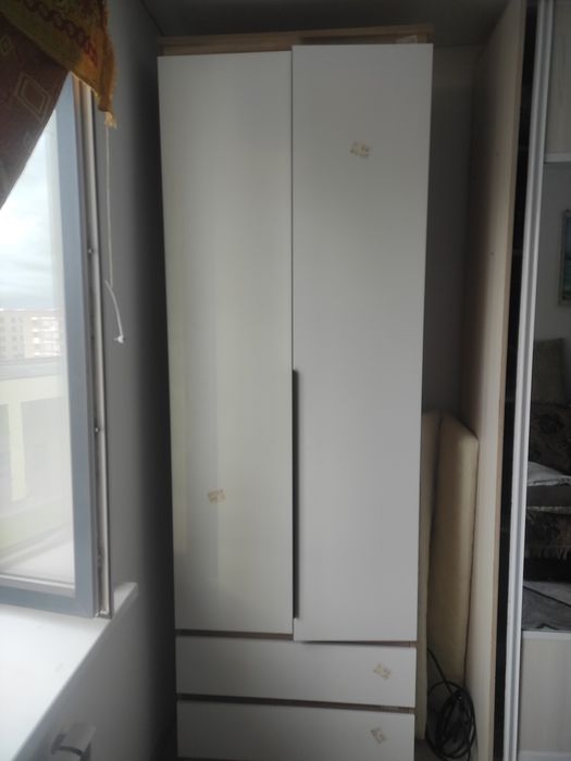 Продаю Срочно шкаф новый длина 2/40 ширина 80 сам покупал новый