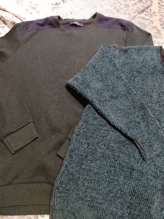 2 броя пуловера в перфектно състояние