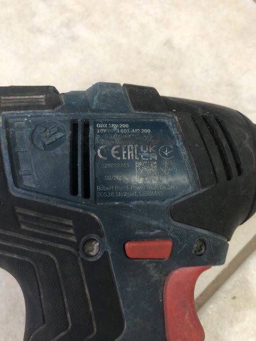 Masina de insurubat cu impact Bosch GDX 18 v 200 cu acumulator 5 ah