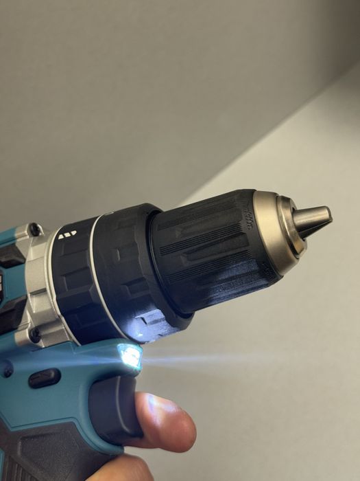 Продавам нов винтоверт Makita DHP484