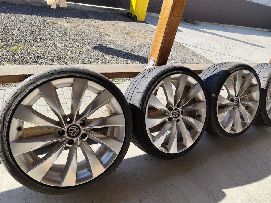 Vând set roti și două cauciucuri noi R19