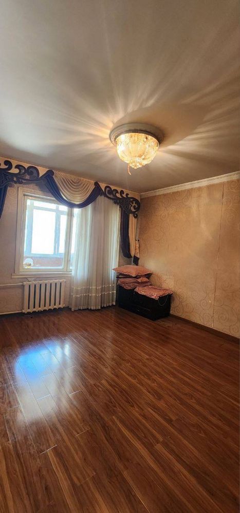 Срочно продается 1в2 комнатная квартира Юнусабад 18 квартал Сайрам пер
