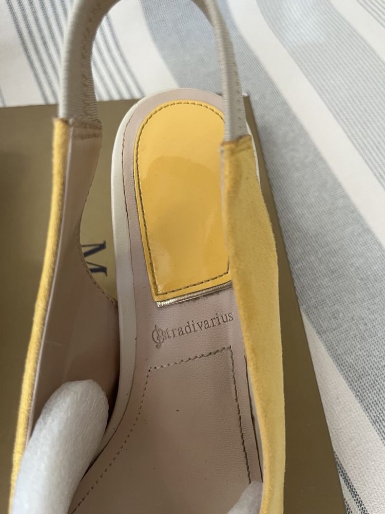 Босоножки Stradivarius 38 размера