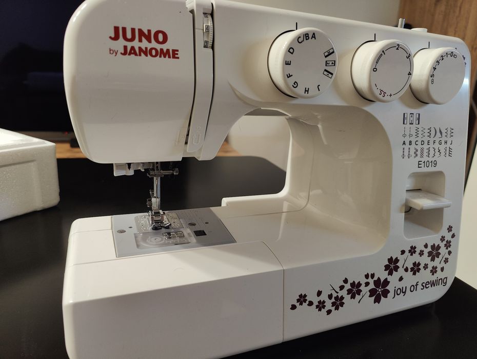 Шевна машина Janome E 1019