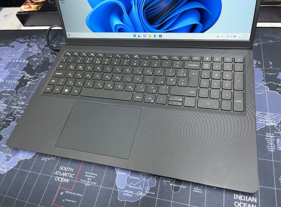 Ноутбук Dell Vostro 15 - Core i3-1215U/8Gb/SSD256Gb