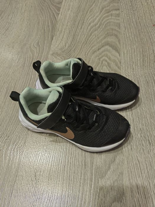 Vând adidași copii