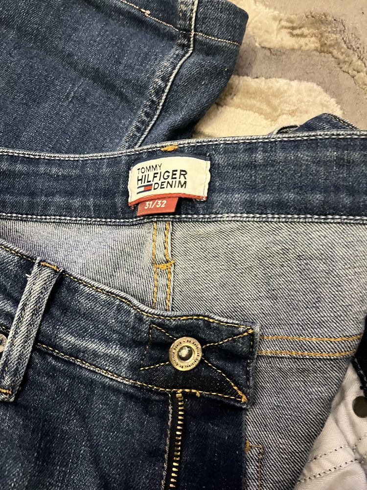 Blugi Tommy Hilfiger