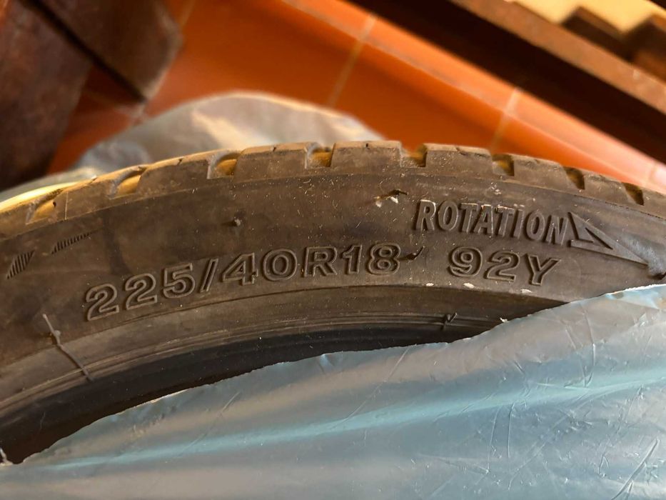 Bridgestone 255/35/R18 94Y и 225/40/R18 92Y зимни гуми