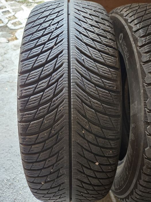 4 бр. Зимни гуми Michelin 225/60 R18 – отлично състояние, готови за се