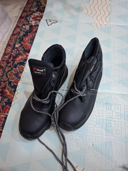 Продам рабочие ботинки