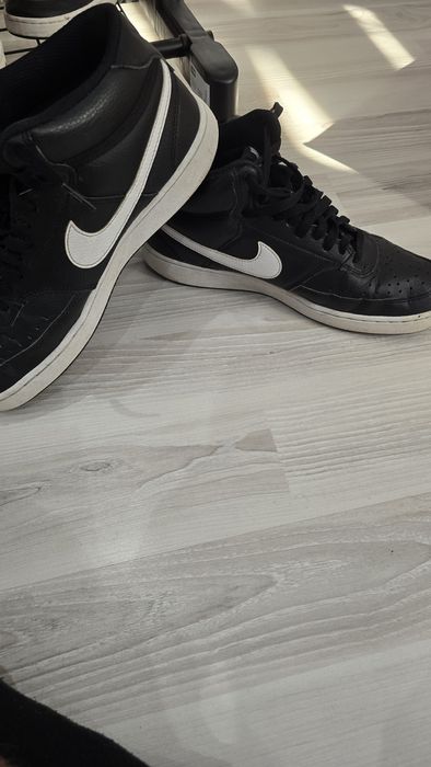 Adidași nike court vision Mid